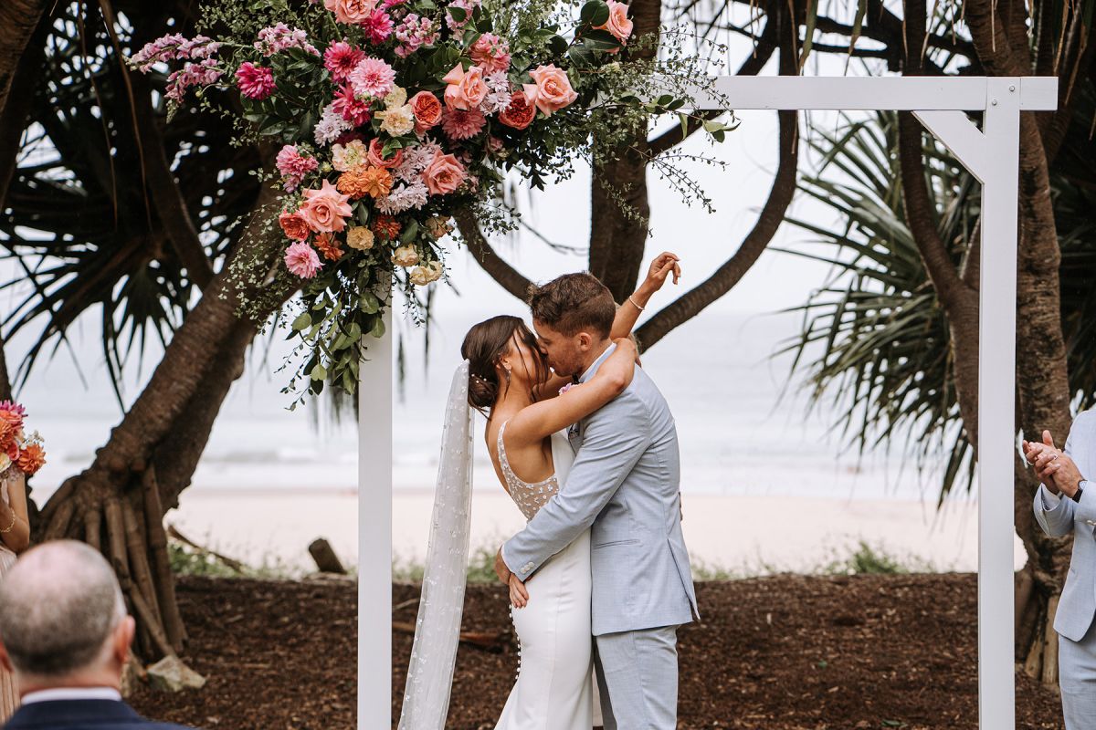 Noosa wedding photographer for Rachel and Mitch